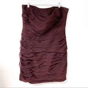 Monique Lhuillier Bridesmaid Strapless Ruched Chiffon Mini Dress in Plum Size 16